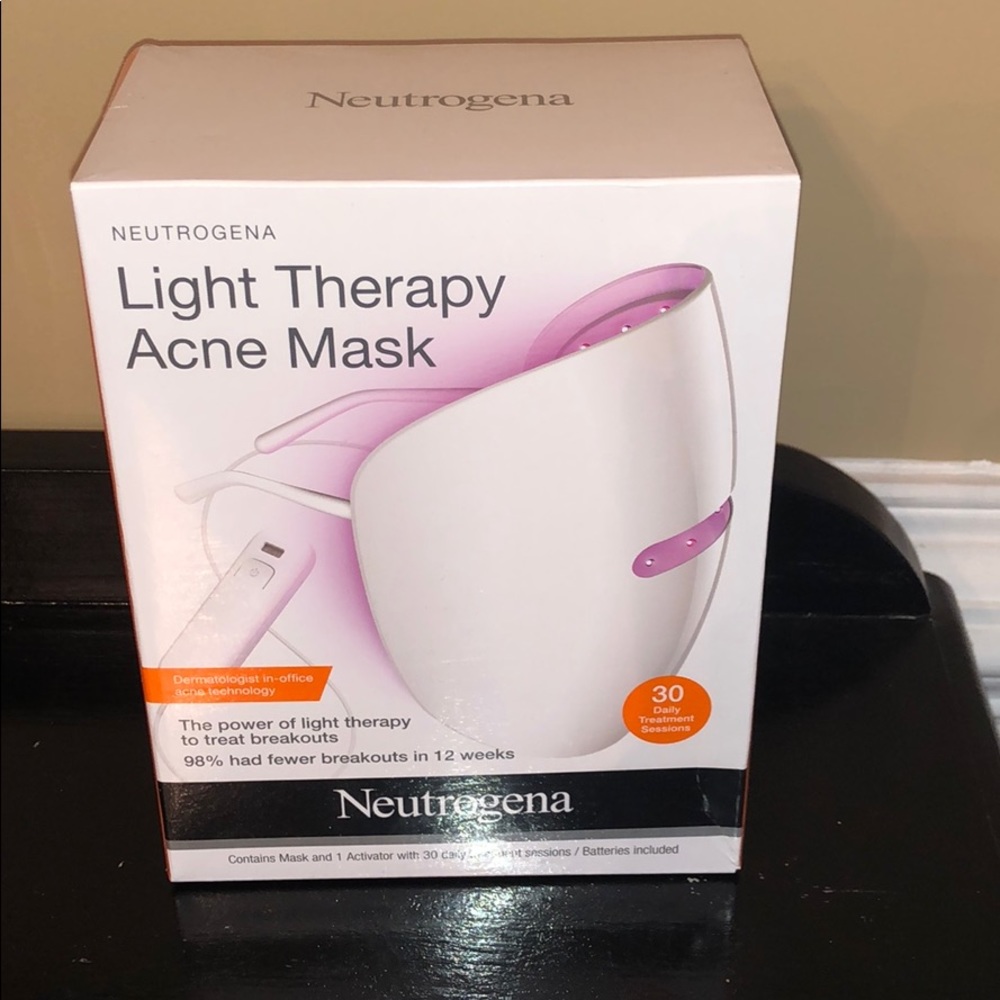 NEW Neutrogena Light Therapy Acne Mask
